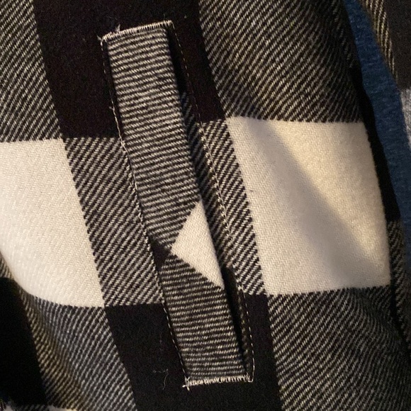 Flannel coat - Picture 4 of 9